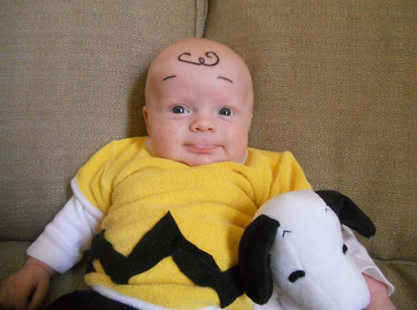 Costume da Charlie Brown fai da te per neonato