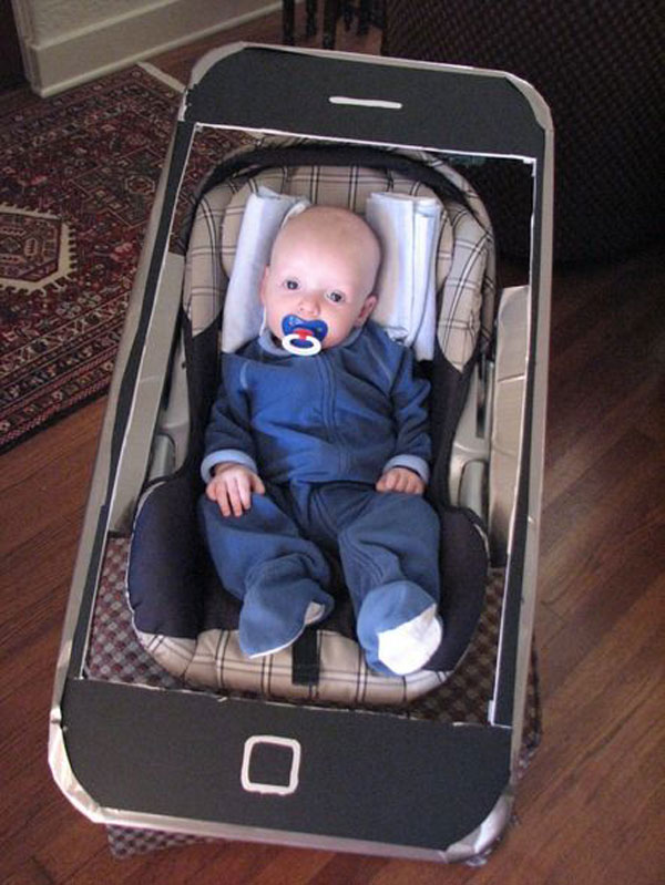 Costume da iPhone fai da te per neonato