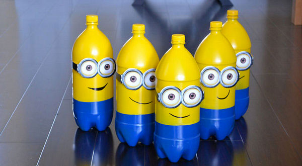 Bottiglie con decorazioni dei Minions