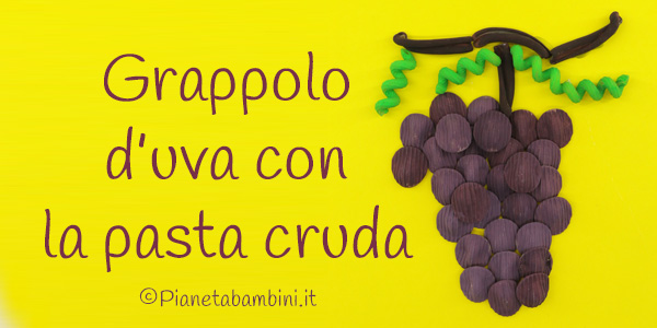 Lavoretto autunnale grappolo d'uva con pasta alimentare