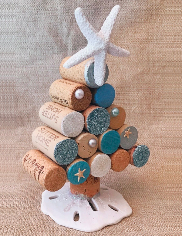 Modello di albero di Natale con tappi di sughero n.24