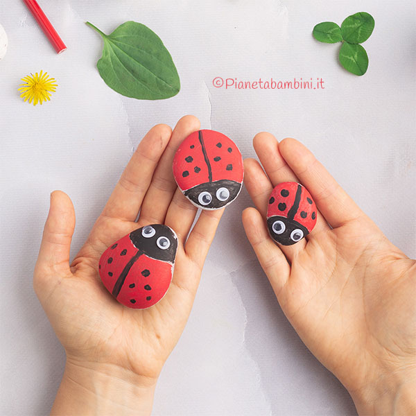 Come creare delle coccinelle con i sassi