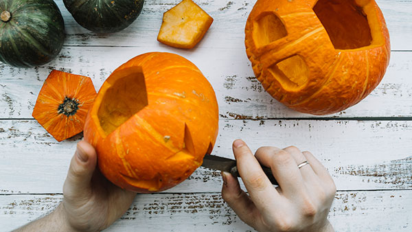 Gioco intaglia la zucca di Halloween