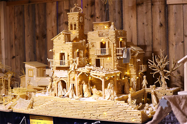 Presepe realizzato con pasta alimentare n.21