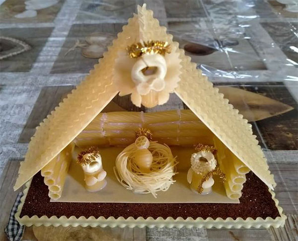 Presepe realizzato con pasta alimentare n.22