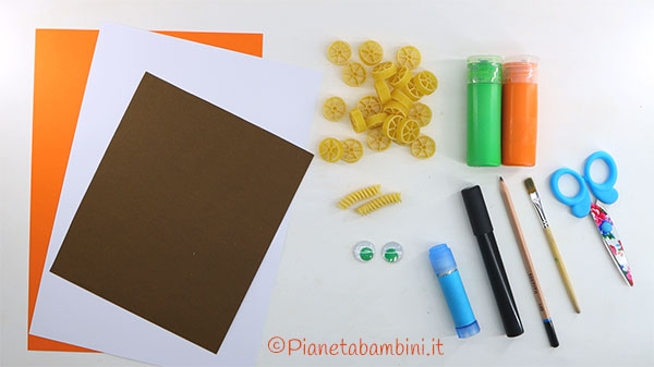 Materiale necessario per creare la zucca di Halloween con pasta cruda Occorrente per creare la zucca di Halloween con pasta cruda