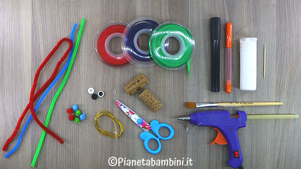 Occorrente per creare i pupazzi di neve con tappi di sughero